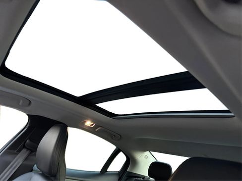 Used 2019 Volvo S60 T6 Momentum w/ Premium Package image 24