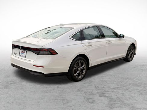 Certified 2023 Honda Accord EX image 5