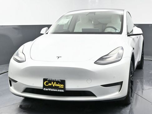 Used 2021 Tesla Model Y 2WD image 4