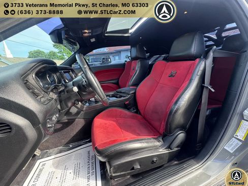 Used 2017 Dodge Challenger R/T Scat Pack RWD image 10
