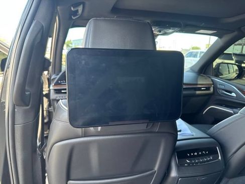Used 2021 Cadillac Escalade ESV Premium Luxury w/ Driver Assist Tech Package AWD/4WD image 8