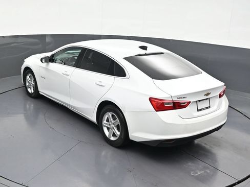 Used 2022 Chevrolet Malibu LS FWD image 17