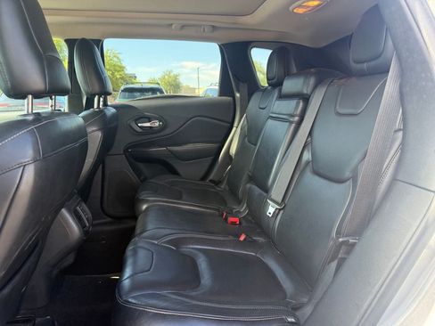 Used 2014 Jeep Cherokee Limited w/ Trailer Tow Group AWD/4WD image 9