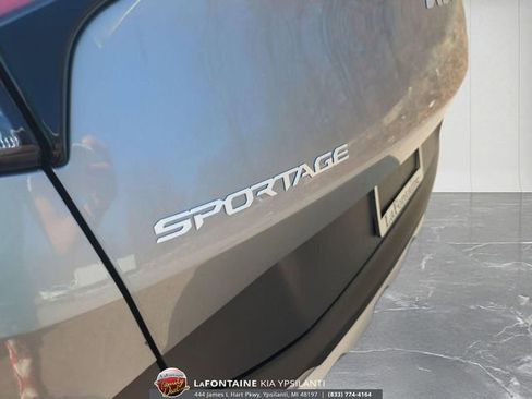 Used 2025 Kia Sportage LX AWD/4WD image 28