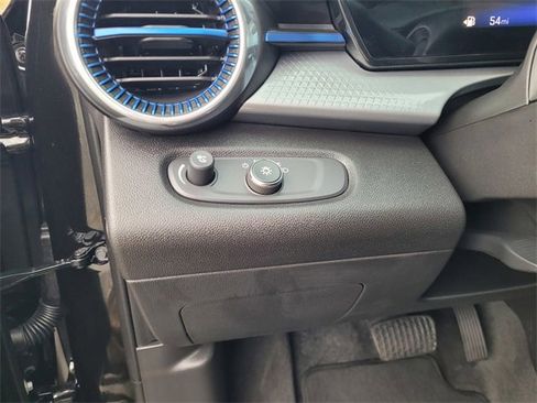 Used 2026 Chevrolet Trax LT image 21