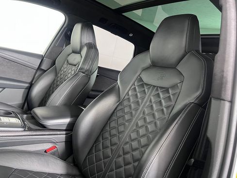 Used 2021 Audi SQ7 Prestige AWD/4WD image 3