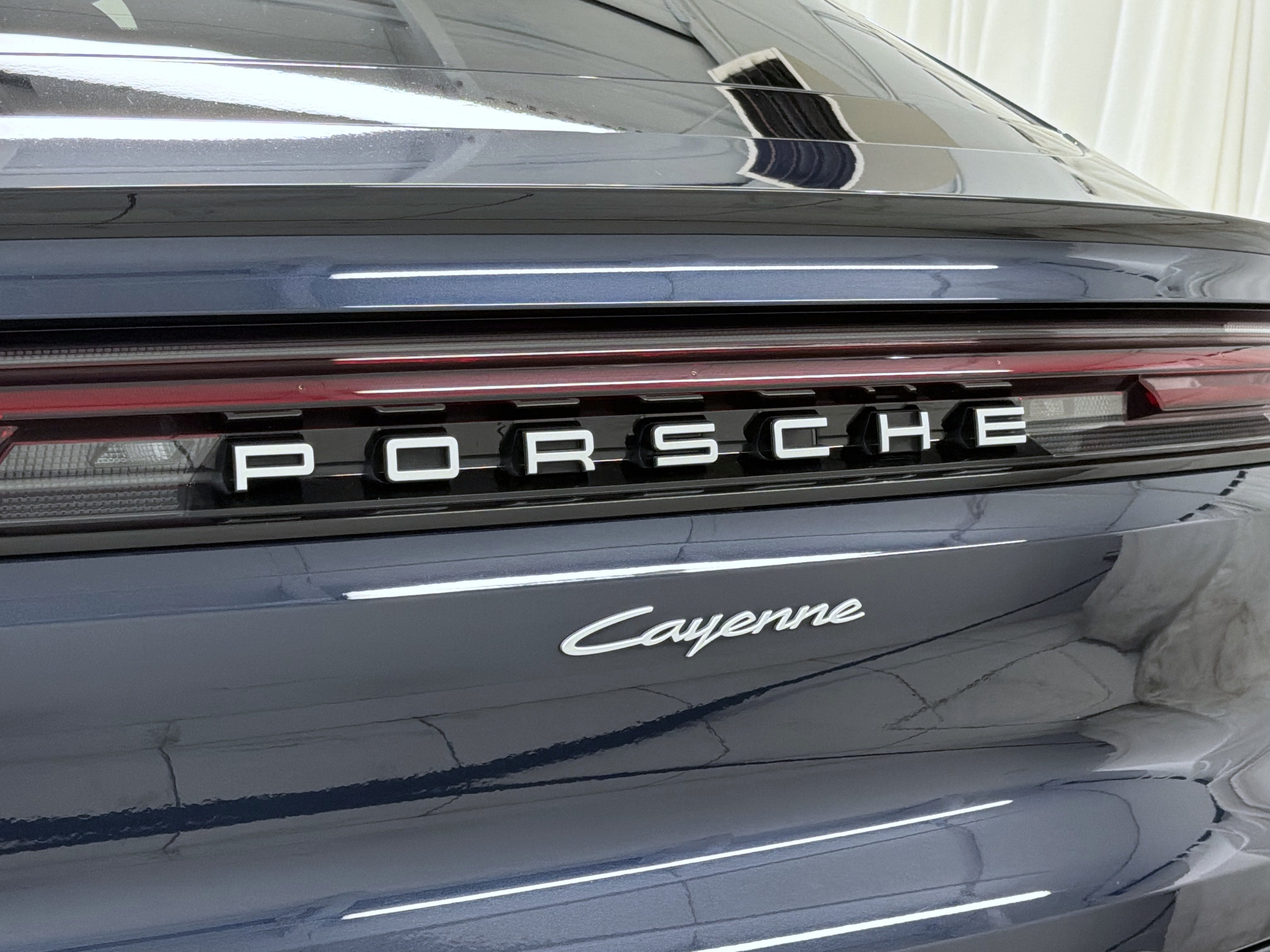 Certified 2024 Porsche Cayenne Coupe AWD/4WD image 60
