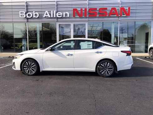 New 2025 Nissan Altima 2.5 SV image 11