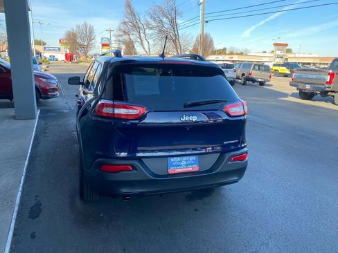 Used 2016 Jeep Cherokee Sport w/ Cold Weather Group image 22