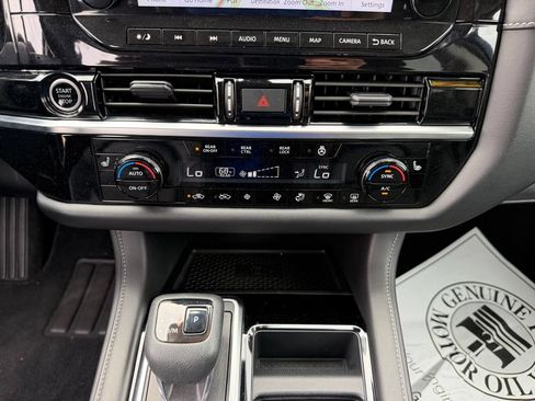 Used 2023 Nissan Pathfinder SL w/ Lighting Package (N92) AWD/4WD image 22