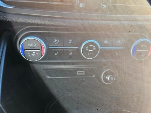 Used 2022 Alfa Romeo Giulia Sprint image 14