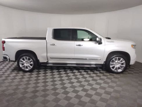 Used 2024 Chevrolet Silverado 1500 High Country w/ High Country Premium Package AWD/4WD image 24