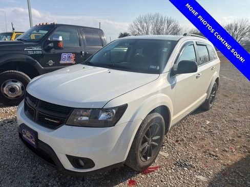 Used 2019 Dodge Journey SE w/ Connectivity Group image 2