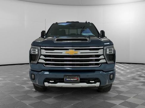 Used 2024 Chevrolet Silverado 2500 High Country w/ High Country Premium Package AWD/4WD image 8