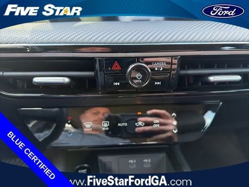 Used 2025 Nissan Kicks SR FWD image 21