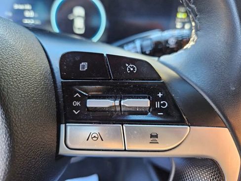 Used 2023 Hyundai Elantra SEL w/ Convenience Package FWD image 29
