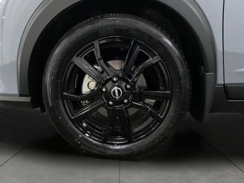 Used 2024 Nissan Kicks SR w/ SR Premium Package FWD image 12