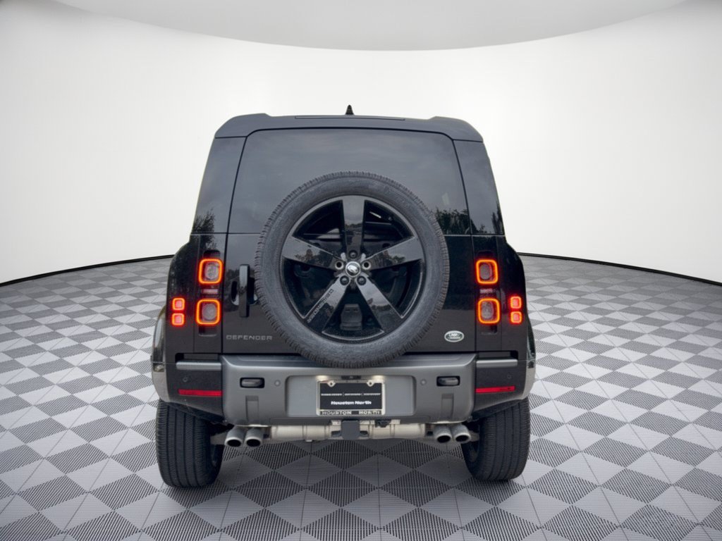 Used 2023 Land Rover Defender 110 V8 AWD/4WD image 11
