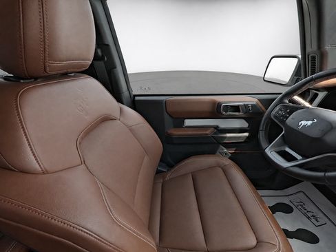 Used 2024 Ford Bronco Heritage Edition AWD/4WD image 12