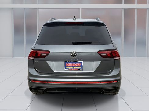 Used 2024 Volkswagen Tiguan SE R-Line image 5