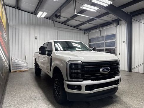Used 2025 Ford F350 Platinum w/ FX4 Off-Road Package AWD/4WD image 18
