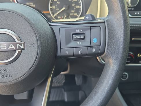 Used 2023 Nissan Rogue SV FWD image 17