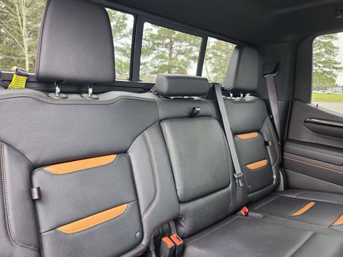 Used 2024 GMC Sierra 1500 AT4 w/ Technology Package image 10