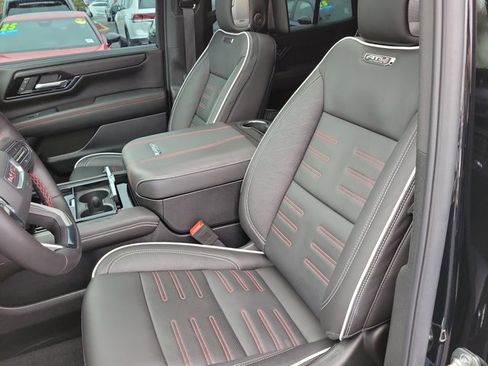 Used 2025 GMC Yukon AT4 Ultimate image 21