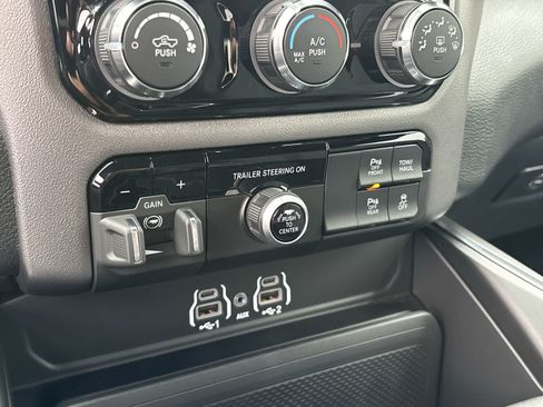 New 2026 RAM 1500 Express AWD/4WD image 25