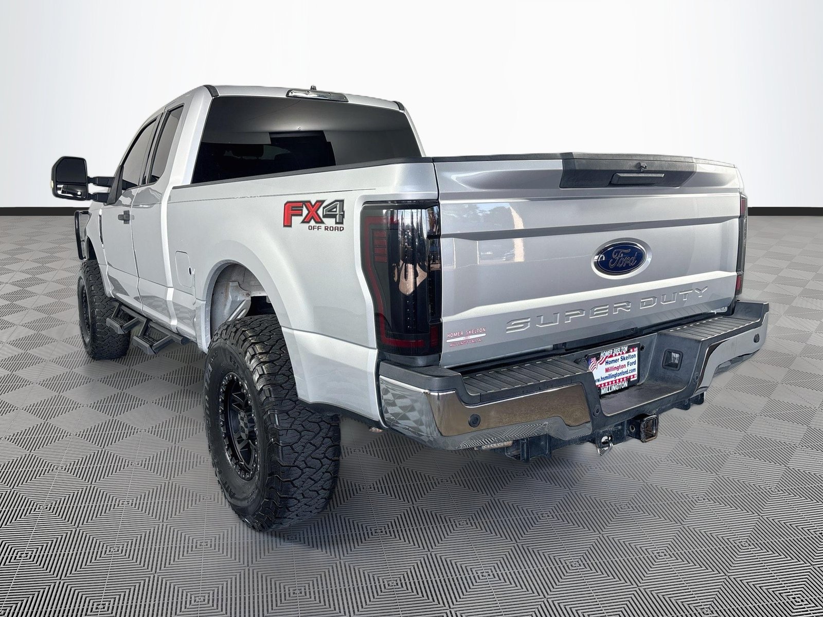 Used 2017 Ford F250 XLT w/ FX4 Off-Road Package AWD/4WD image 5