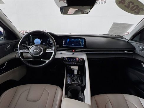 Used 2024 Hyundai Elantra Limited image 25