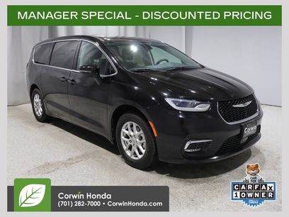 Used 2024 Chrysler Pacifica Touring-L