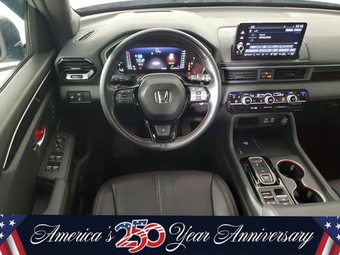 Used 2025 Honda Pilot Black Edition image 18