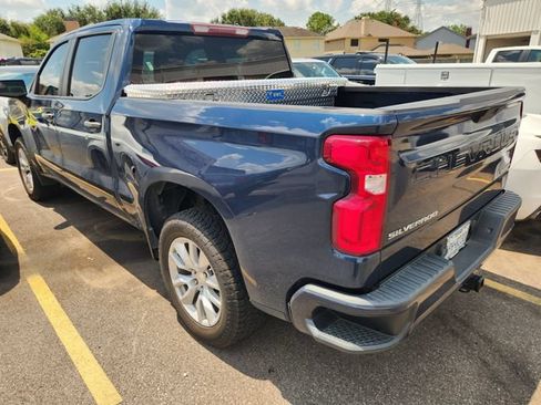 Used 2021 Chevrolet Silverado 1500 Custom RWD image 3