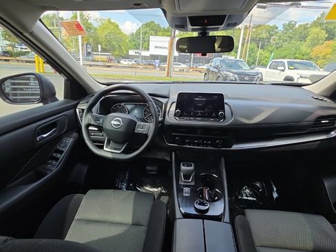 Used 2026 Nissan Rogue SV AWD/4WD image 16