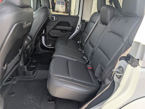 New 2026 Jeep Wrangler Unlimited Sahara AWD/4WD image 31