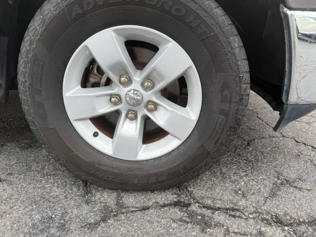Used 2020 RAM 1500 Classic SLT AWD/4WD image 11