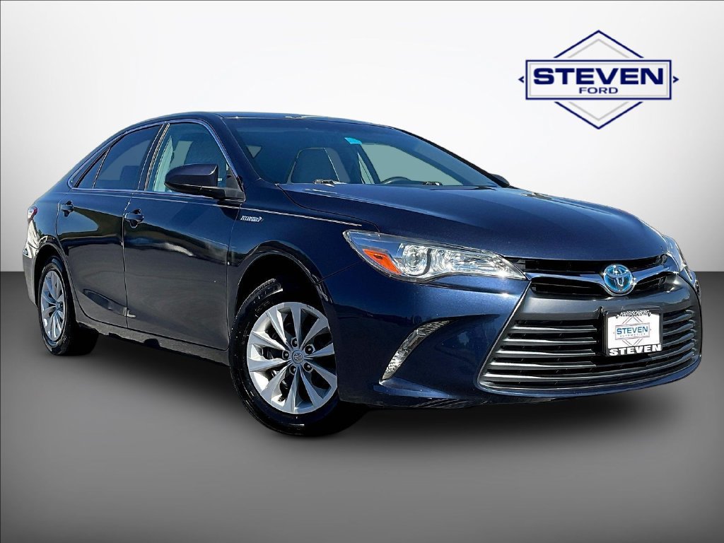 Used 2017 Toyota Camry LE FWD image 1