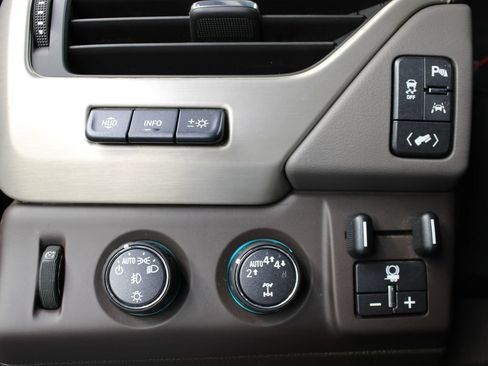 Used 2019 GMC Yukon XL Denali AWD/4WD image 52