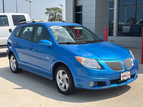 Used 2008 Pontiac Vibe w/ Preferred Package FWD image 2