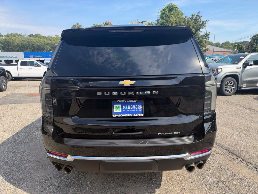 Used 2026 Chevrolet Suburban Premier AWD/4WD image 4