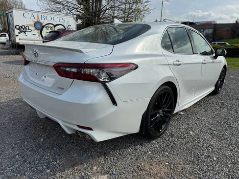 Used 2021 Toyota Camry XSE image 5