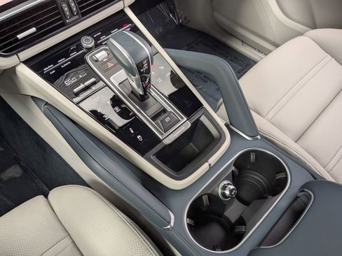 Certified 2023 Porsche Cayenne Turbo AWD/4WD image 21