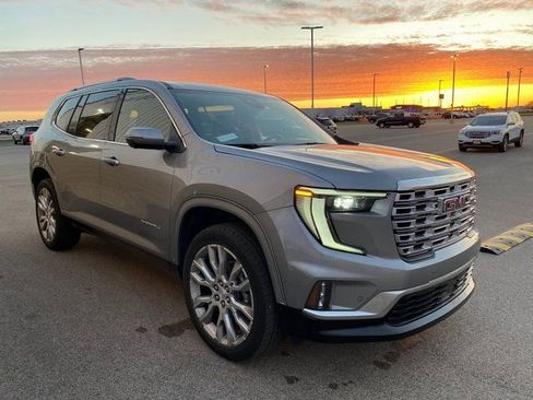 Used 2025 GMC Acadia Denali w/ Super Cruise Package image 4