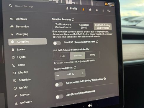 Used 2024 Tesla Model Y Long Range AWD/4WD image 77
