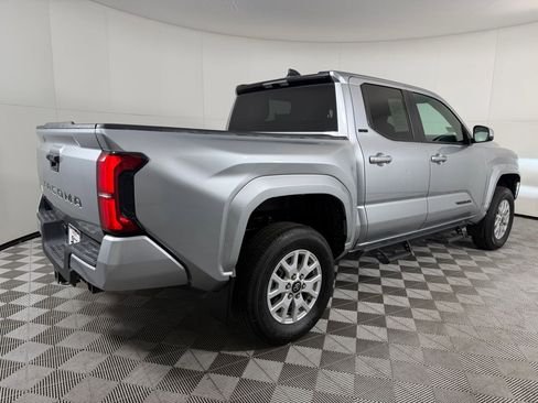 Certified 2024 Toyota Tacoma SR5 AWD/4WD image 8