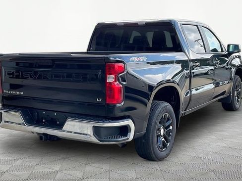 Used 2023 Chevrolet Silverado 1500 LT AWD/4WD image 5
