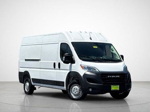 Used 2026 RAM ProMaster 2500 w/ Convenience Group FWD image 2