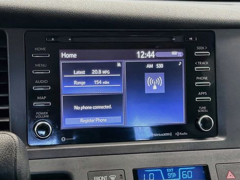 Used 2020 Toyota Sienna LE w/ Carpet Mat Package FWD image 9