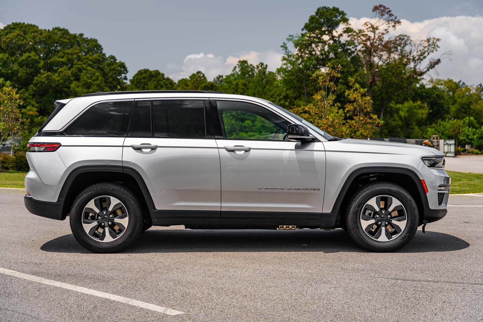 Used 2024 Jeep Grand Cherokee Limited 4xe AWD/4WD image 8